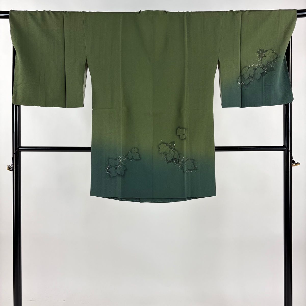 道行 身丈90 5 cm 裄丈69 L 丹下雄介 和装コート 角衿 やまと 落款 葉柄 金彩 ぼかし よもぎ色 正絹 秀品