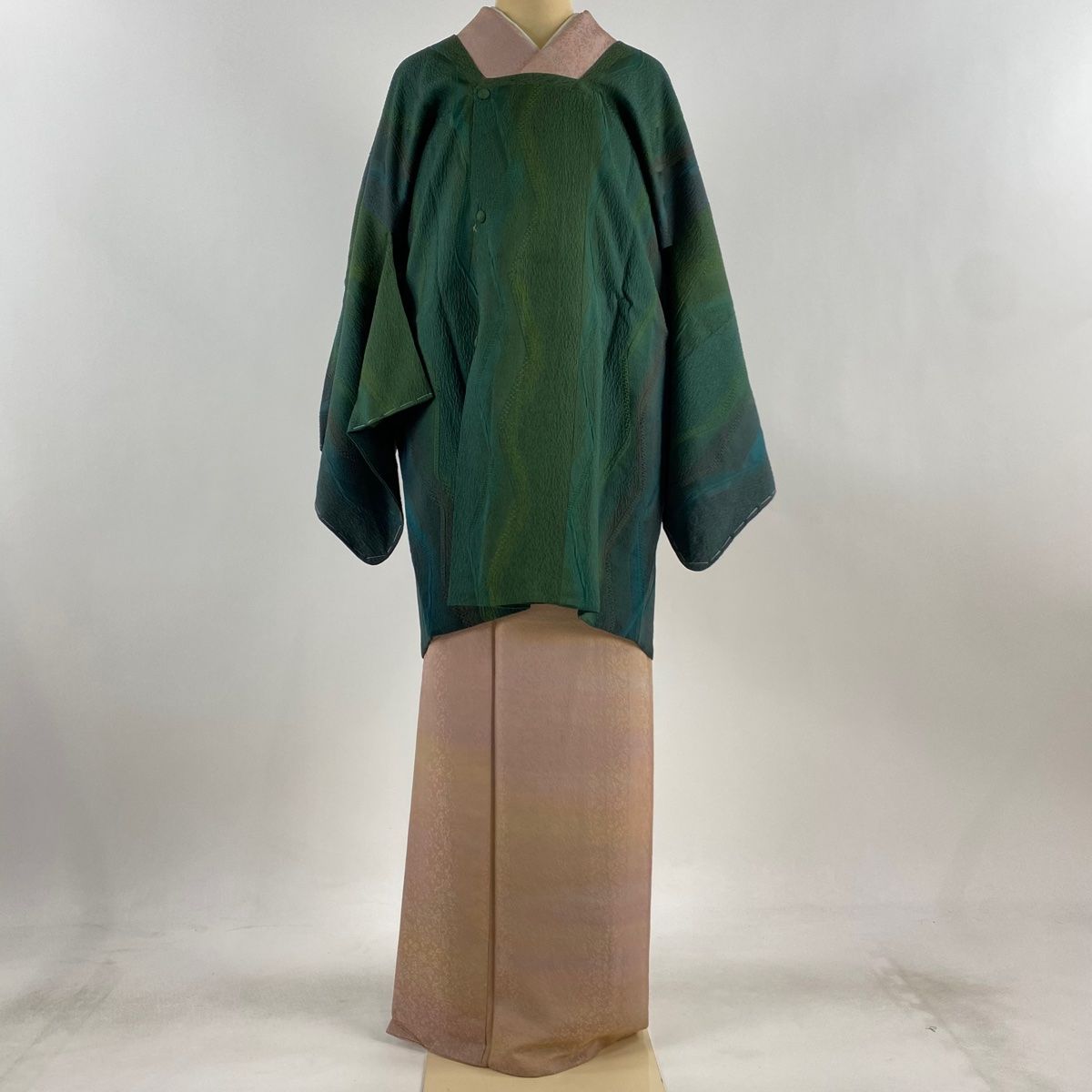 道行 身丈89 cm 裄丈68 5 L 泥染 和装コート 角衿 やまと 落款 地紋 ぼかし 深緑 正絹 秀品