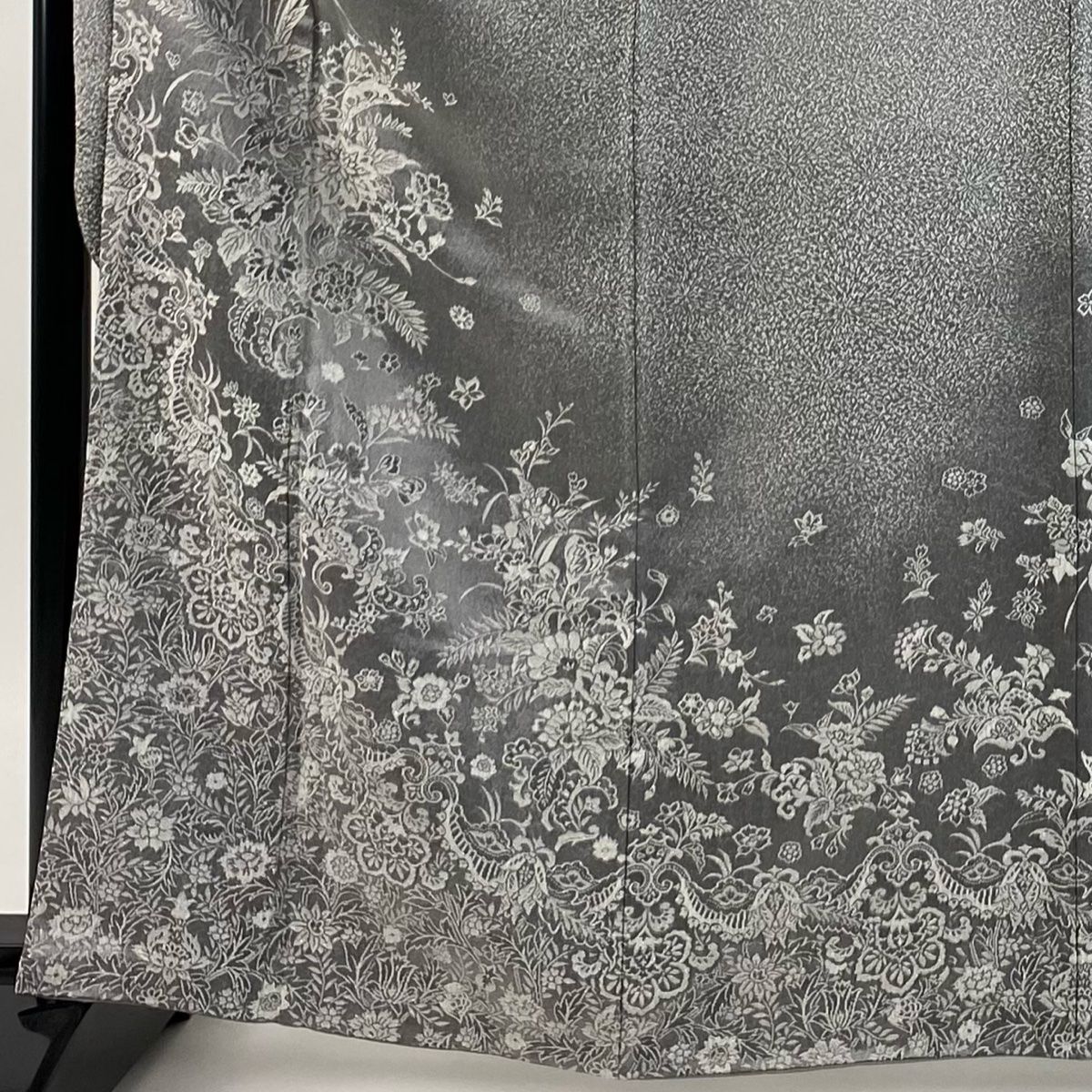 振袖 身丈164 cm 裄丈66.5 M 袷 銀花布 落款 更紗 紋意匠 銀通し 灰色 正絹