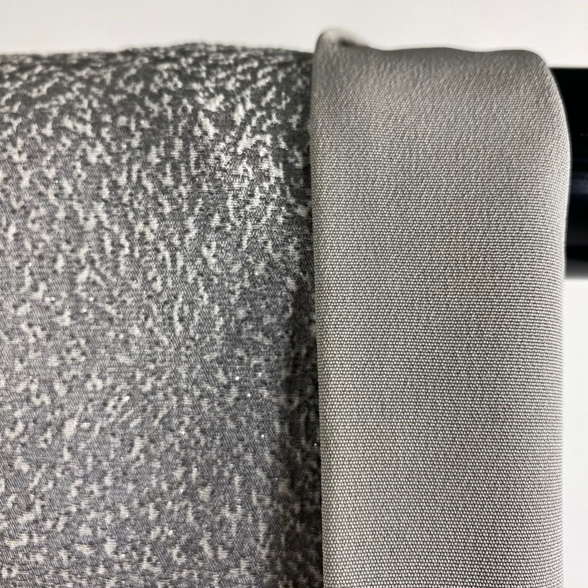  振袖 身丈164 cm 裄丈66 5 M 袷 銀花布 落款 更紗 紋意匠 銀通し 灰色 正絹 振袖 着物