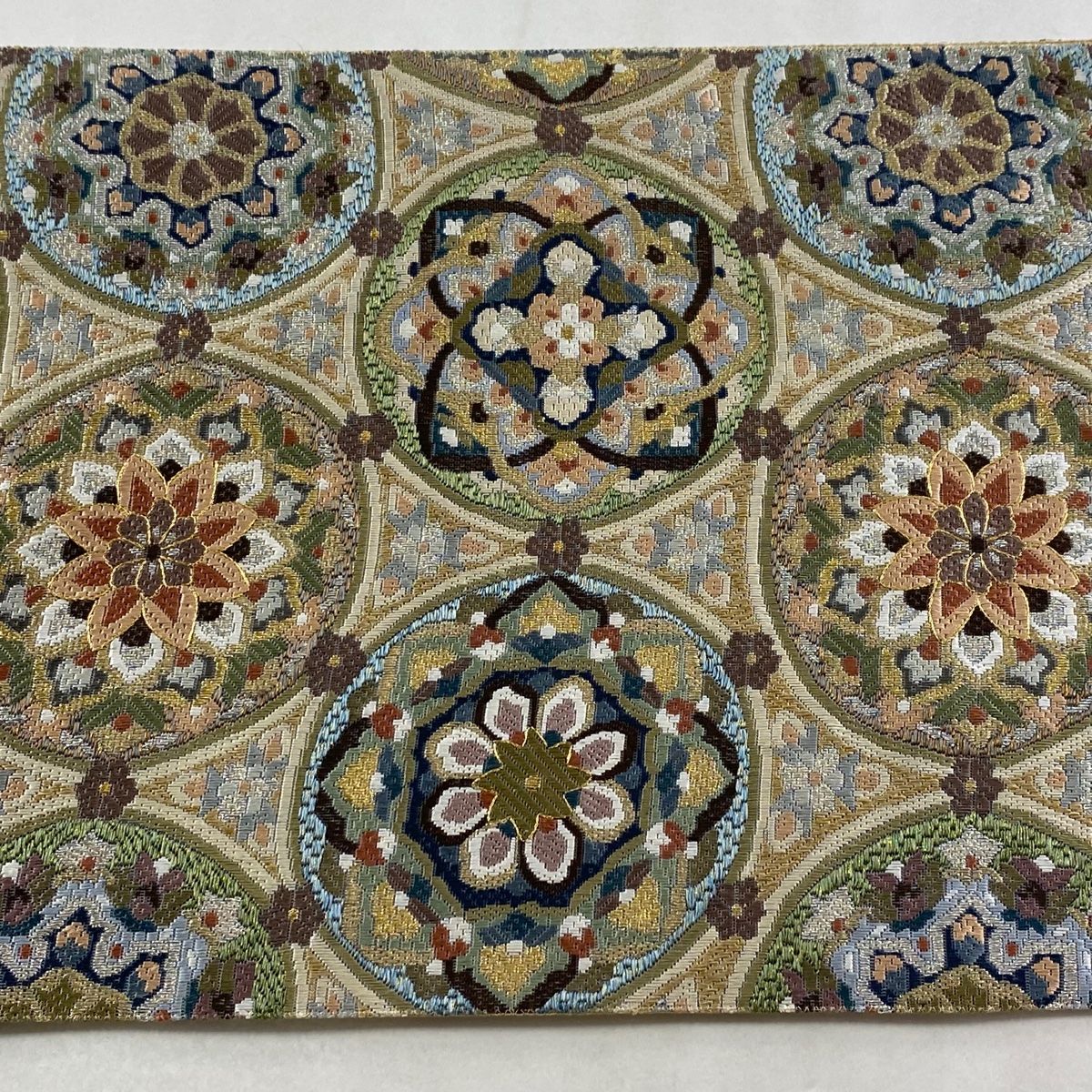 美品】 袋帯 逸品 華文 幾何学 絽刺し 金銀糸 灰緑 全通 正絹 【中古