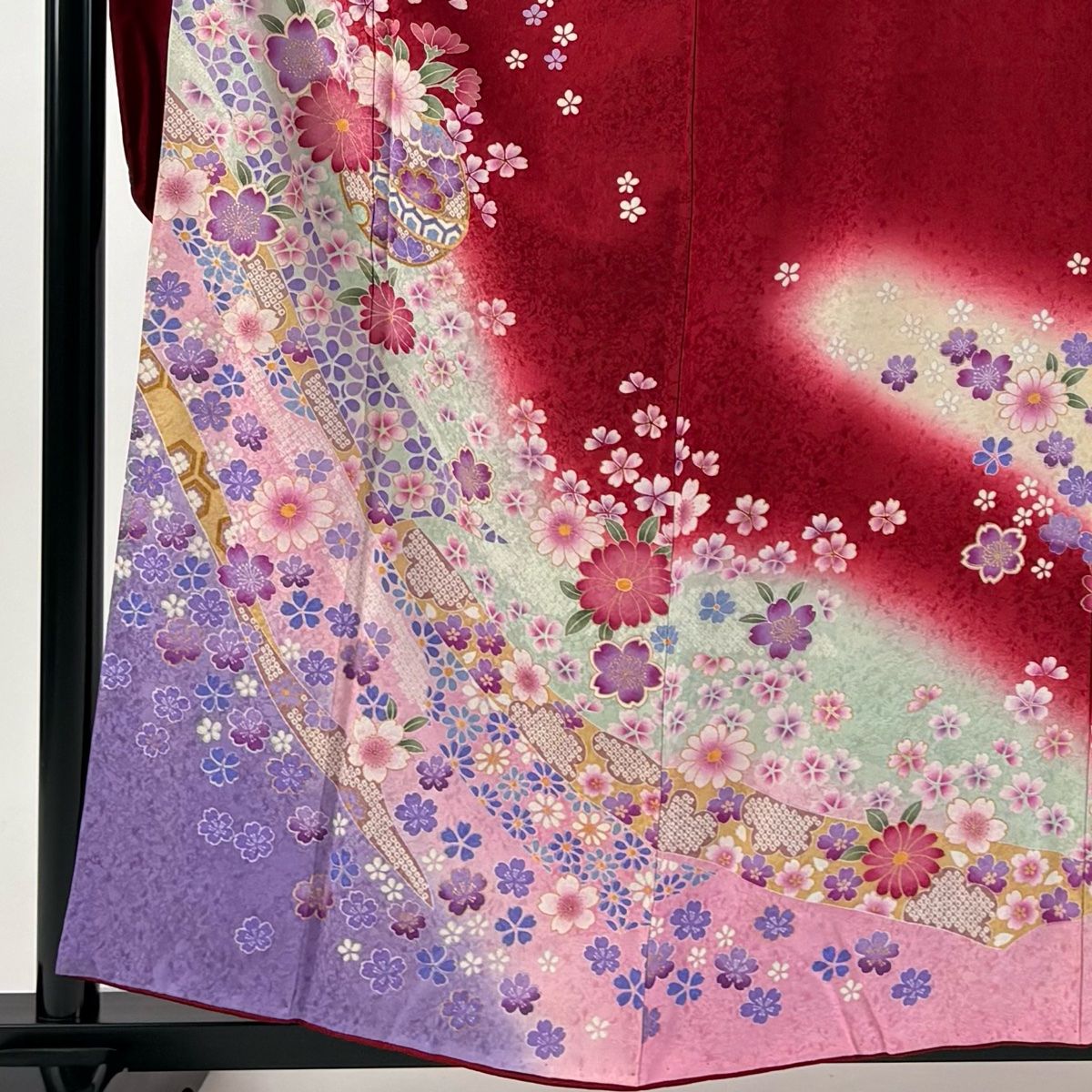 振袖 身丈157.5 cm 裄丈65.5 M 袷 鈴 草花 金彩 ぼかし 赤 正絹