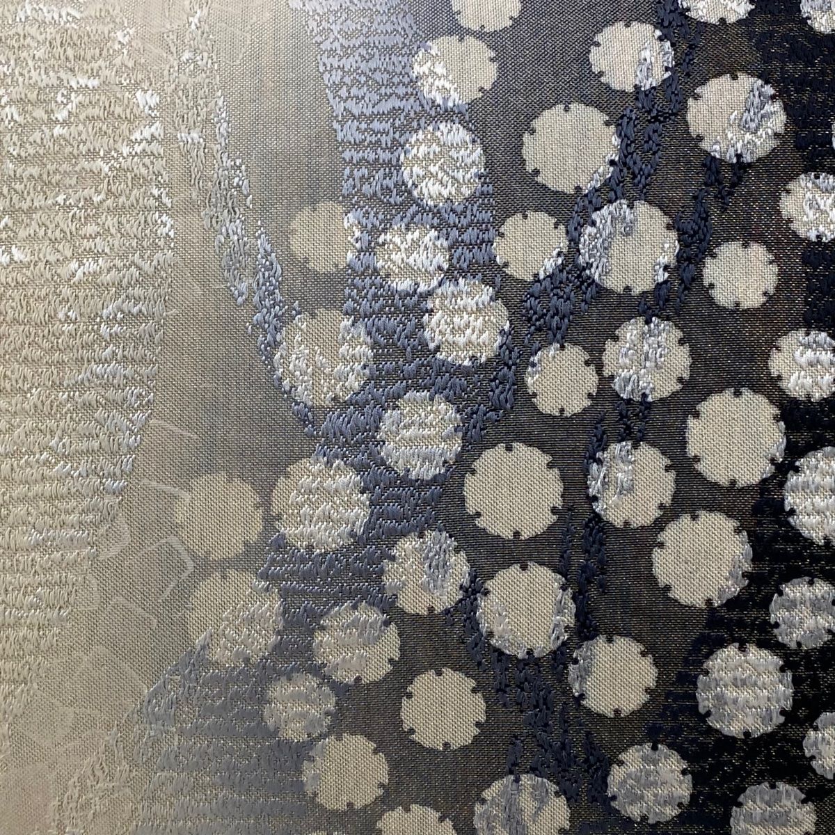 ★専用★未使用品 袋帯 クリーム 雪輪 金糸 長さ4m47cm 六通柄 未使用品 袋帯 クリーム 雪輪 金糸 長さ4m47cm 六通柄 仕立て上がり正絹