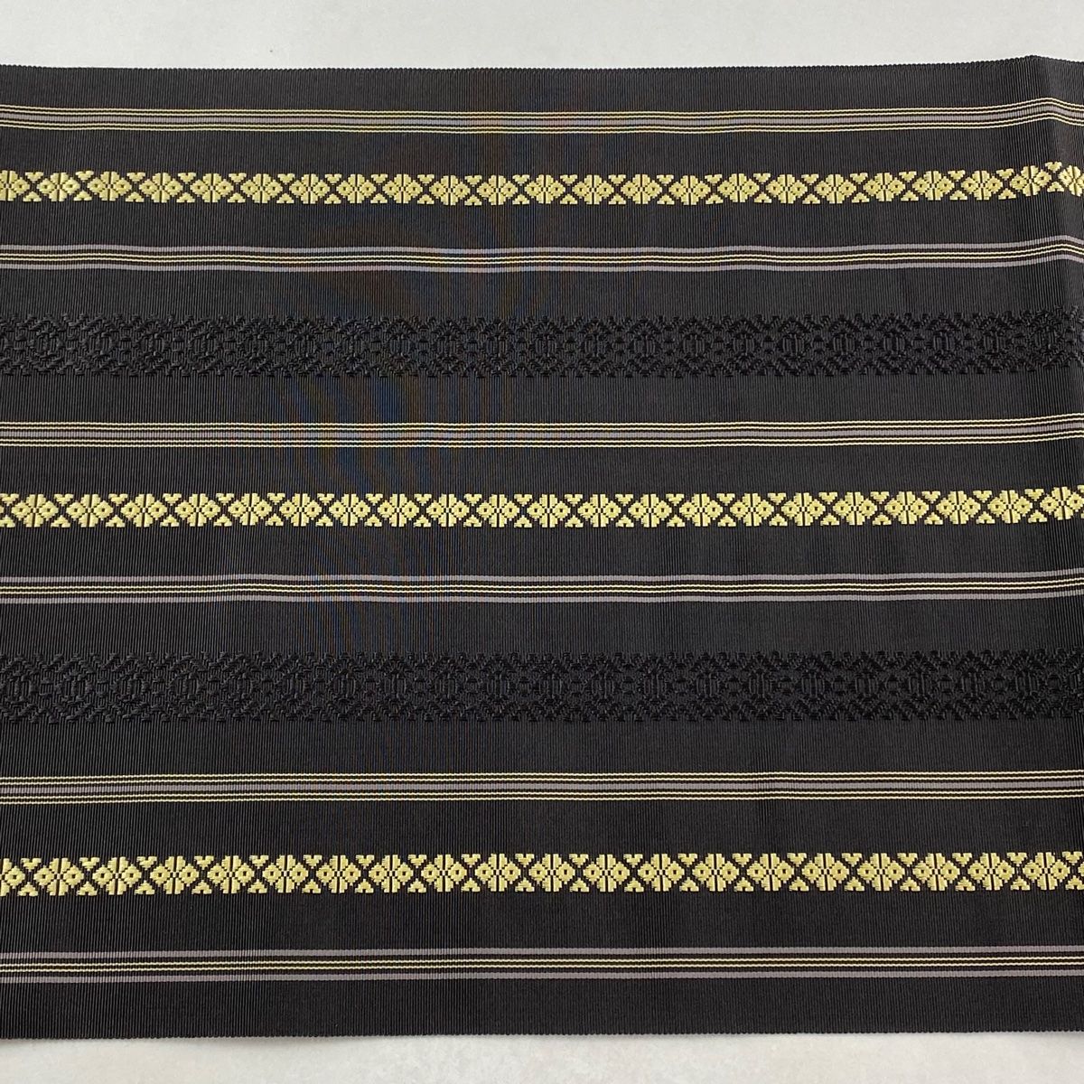 美品】 名古屋帯 名品 八寸名古屋帯 松葉仕立て 縞 幾何学 黒灰 正絹