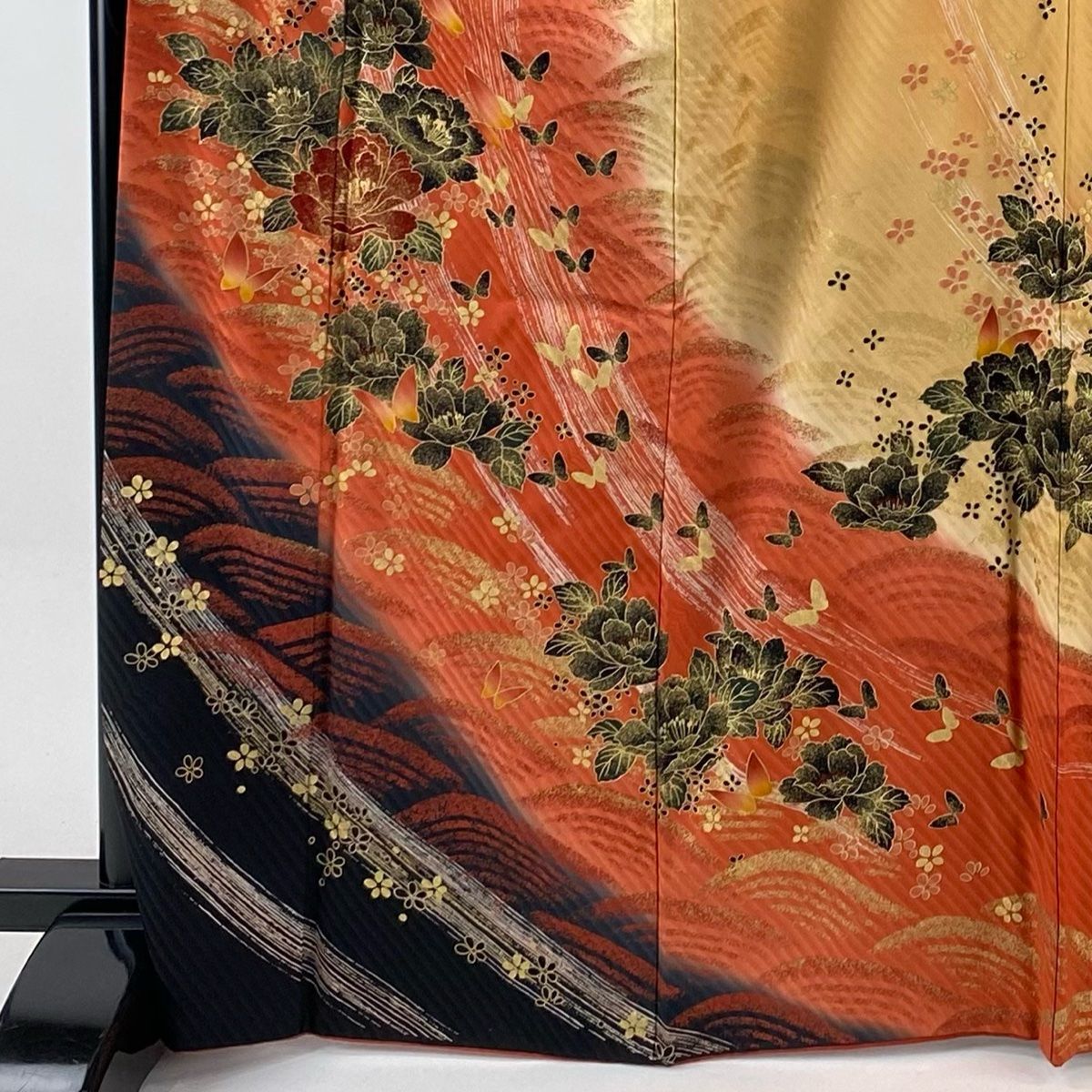 振袖 身丈167 cm 裄丈69 L 袷 牡丹 蝶 金彩 染め分け 朱色 正絹 秀品