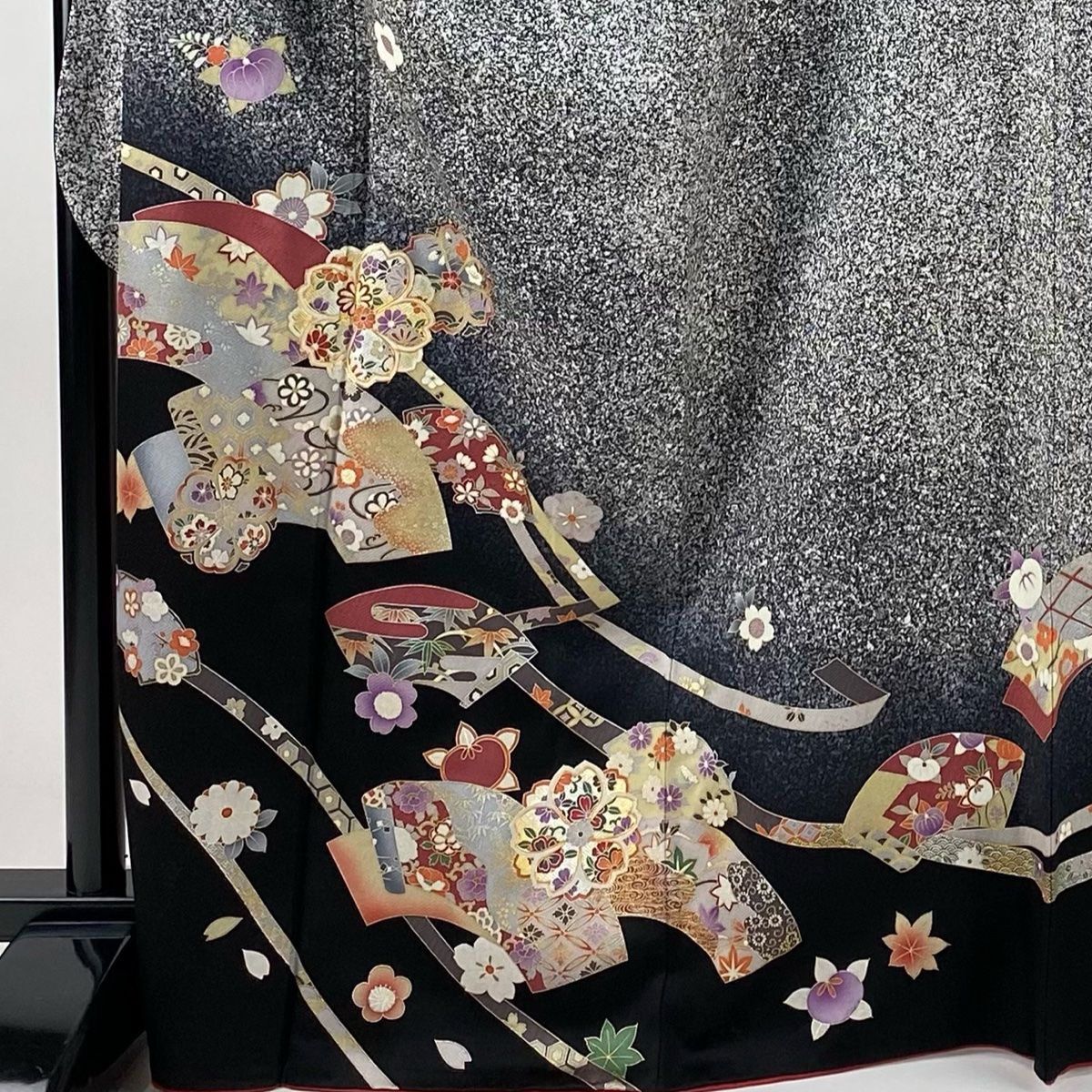 振袖 身丈168 cm 裄丈70 L 袷 扇面 桜 金糸 金銀彩 黒灰 正絹 秀品