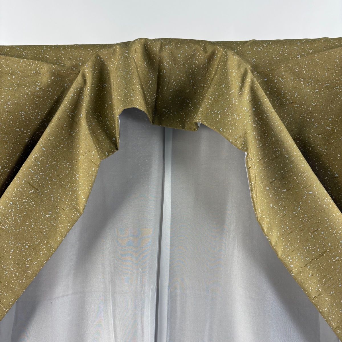  小紋 身丈157 cm 裄丈64 M 袷 牛首紬地 証紙 幾何学模様 山吹茶色 正絹 小紋 着物