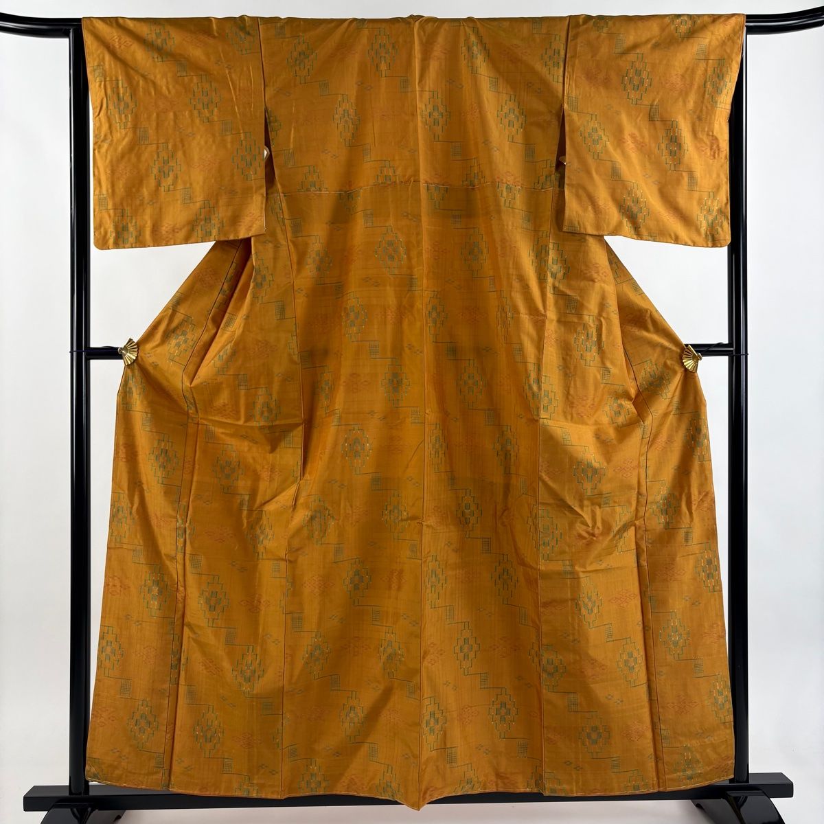 紬 身丈159 cm 裄丈65 M 袷 琉球かすり 証紙 幾何学模様 山吹色 正絹