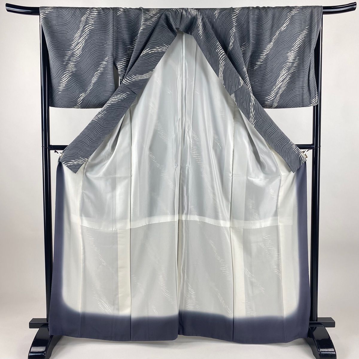  小紋 身丈165 5 cm 裄丈68 L 袷 小糸敏 落款 波 灰色 正絹 小紋 着物