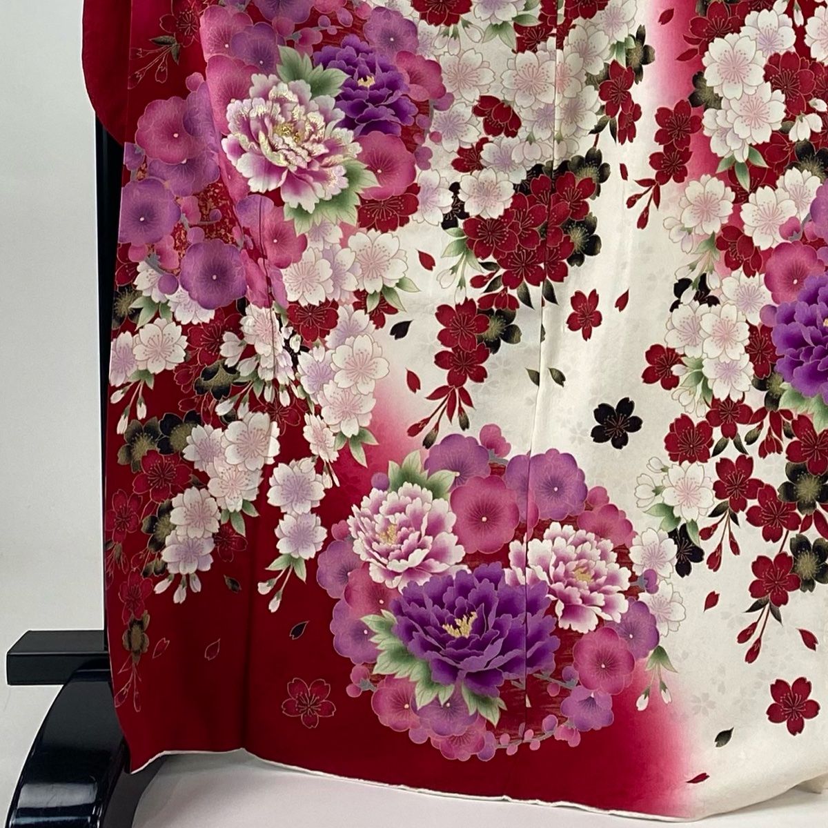 振袖 身丈169 cm 裄丈69 L 袷 牡丹 桜 刺繍 金彩 クリーム 正絹