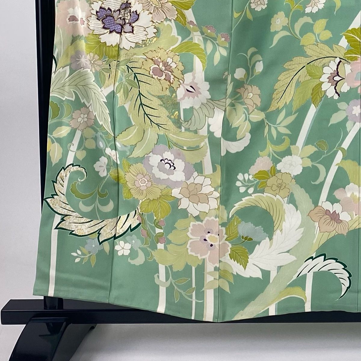 振袖 身丈157 cm 裄丈62.5 S 袷 草花 金銀糸 金彩 薄緑 正絹