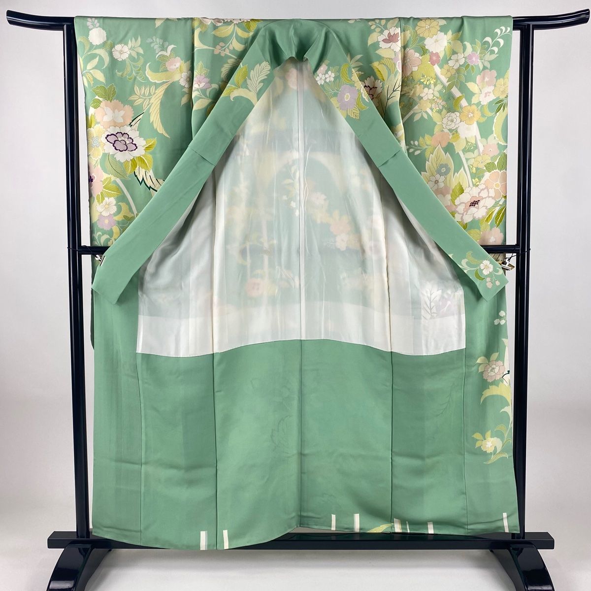  振袖 身丈157 cm 裄丈62.5 S 袷 草花 金銀糸 金彩 薄緑 正絹 振袖 着物