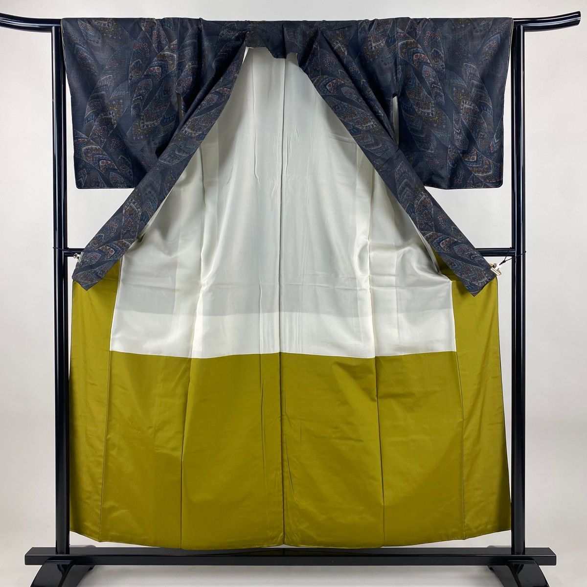  紬 身丈157 5 cm 裄丈64 M 袷 草花 幾何学 紺色 正絹 紬 着物