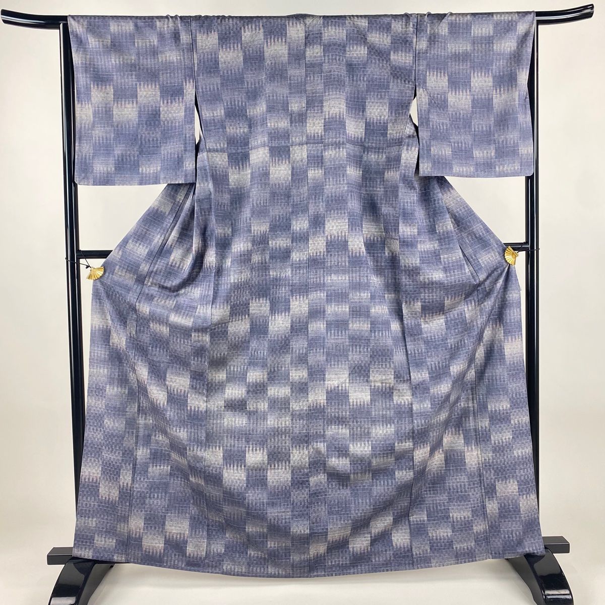 紬 身丈165 5 cm 裄丈66 M 単衣 きらら紬 証紙 幾何学模様 縞 灰紫 正絹