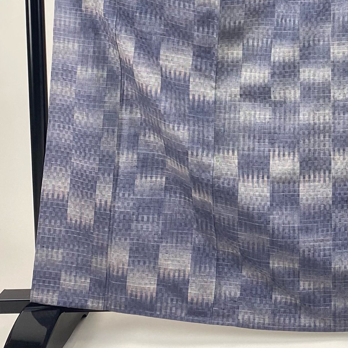 紬 身丈165 5 cm 裄丈66 M 単衣 きらら紬 証紙 幾何学模様 縞 灰紫 正絹