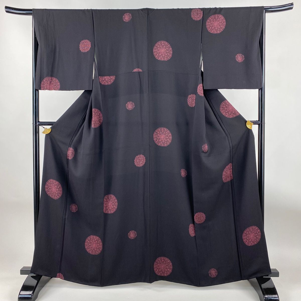 小紋 身丈163 5 cm 裄丈67 M 袷 華文 丸文 黒 正絹