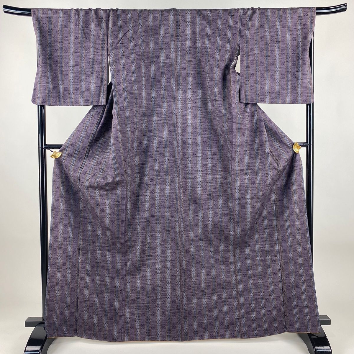 紬 身丈166 5 cm 裄丈70 L 袷 縦縞 幾何学模様 紫 正絹