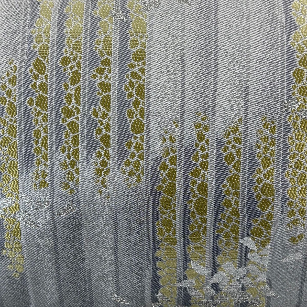 名古屋帯 縞 桜の花びら 銀糸 灰色 正絹