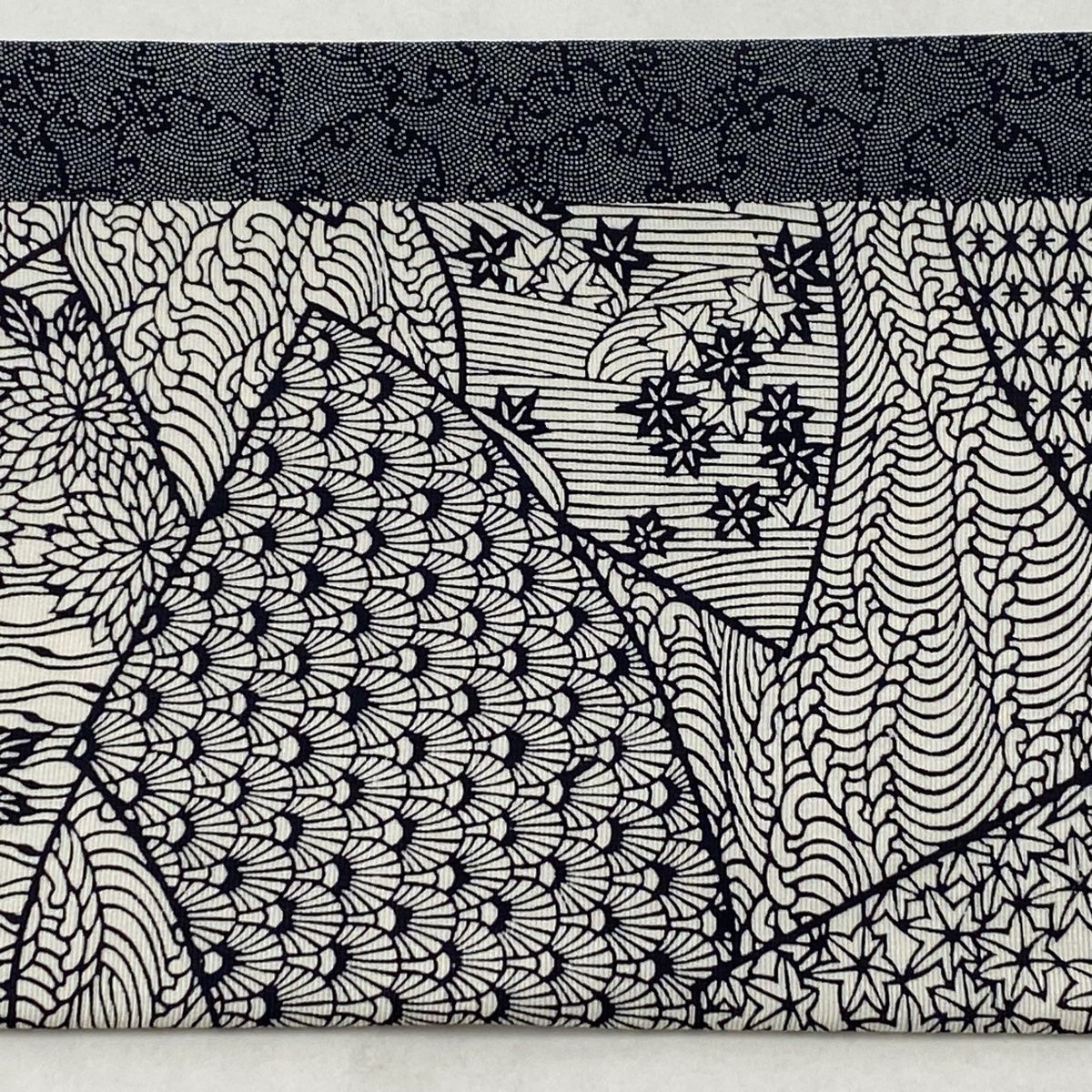  名古屋帯 人間国宝 六谷梅軒 落款 扇面 草花 紺色 正絹 名古屋帯 帯