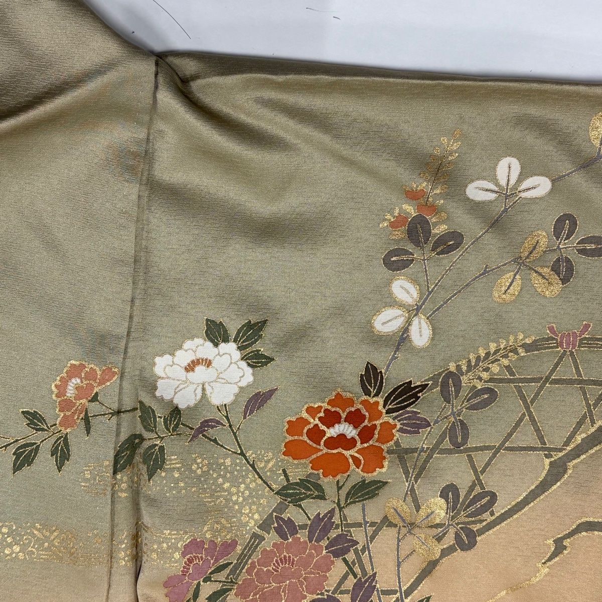 訪問着 身丈162.5cm 裄丈66cm M 袷 鴛鴦 草花 刺繍 金彩 ベージュ 正絹