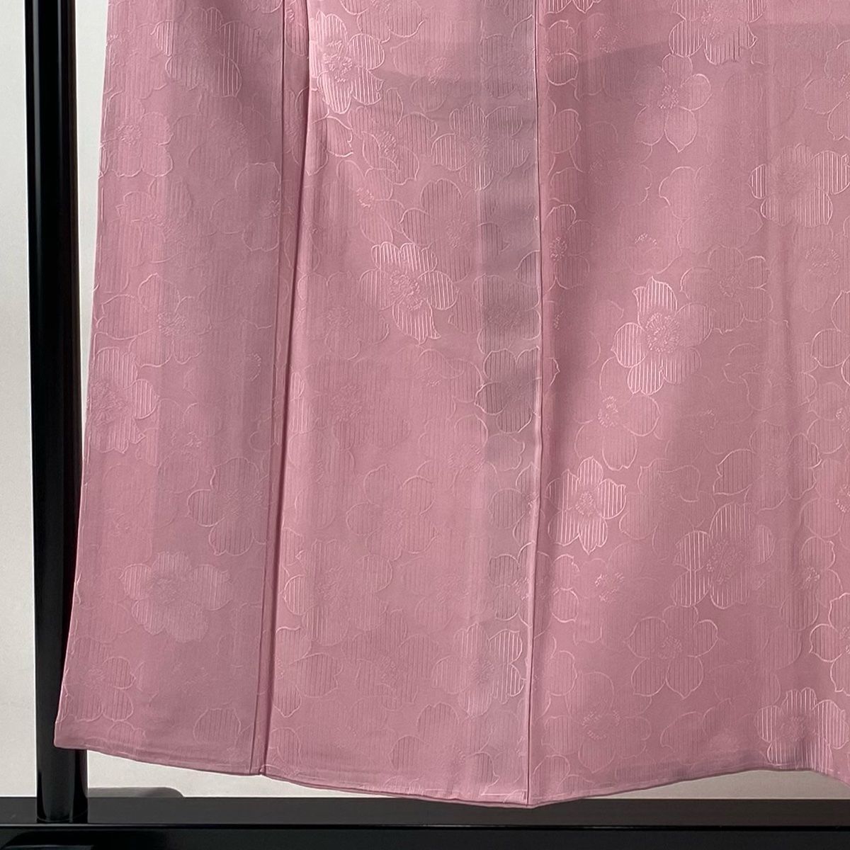 色無地 身丈156 cm 裄丈65.5 M 袷 地紋 ピンク 正絹 秀品 一つ紋