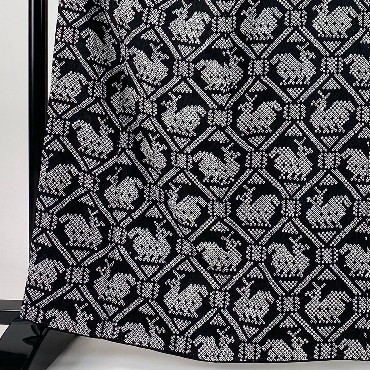 小紋 身丈162 cm 裄丈65 M 袷 有栖川文 総絞り 黒 正絹 秀品