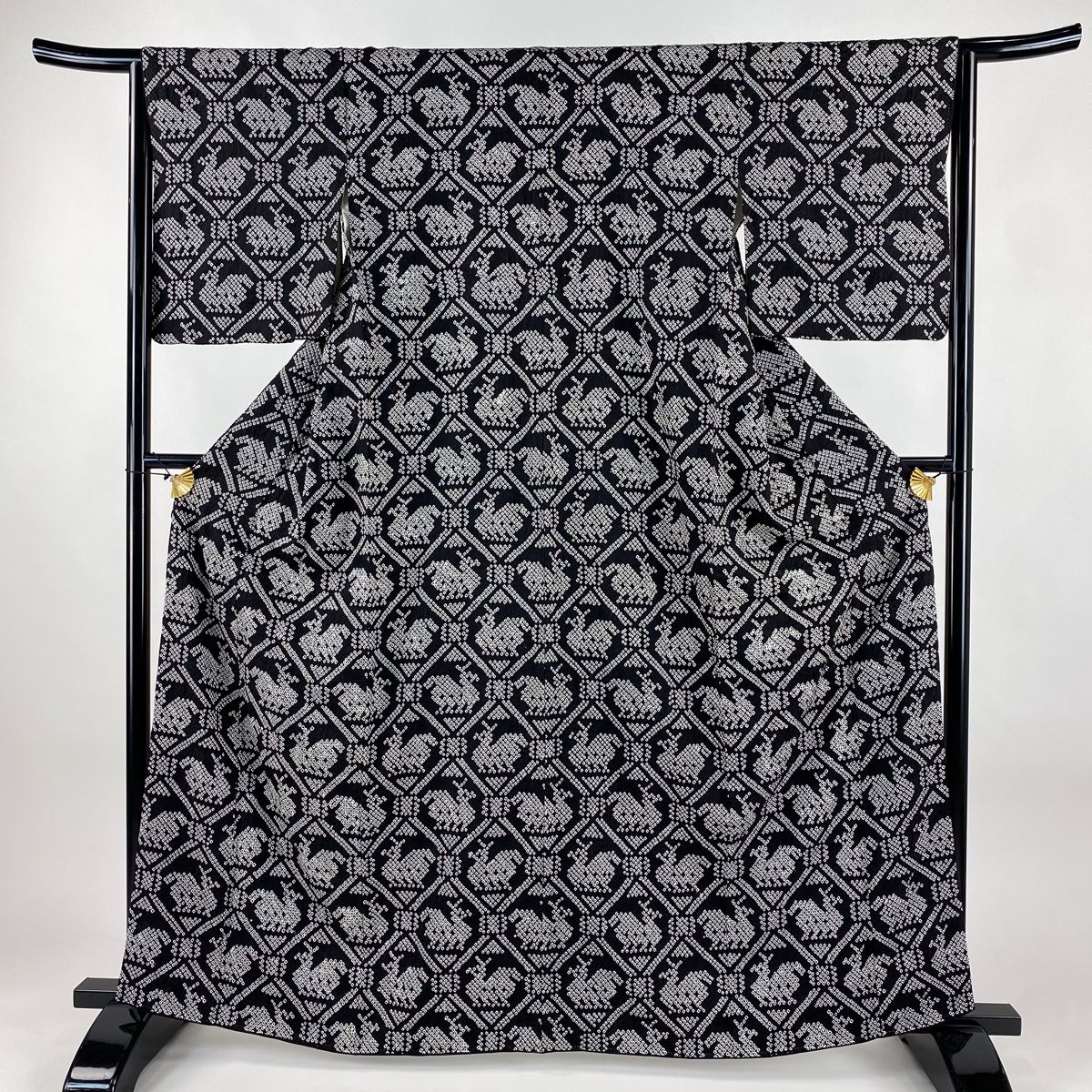 美品】 小紋 身丈162cm 裄丈65cm M 袷 有栖川文 総絞り 黒 正絹 秀品