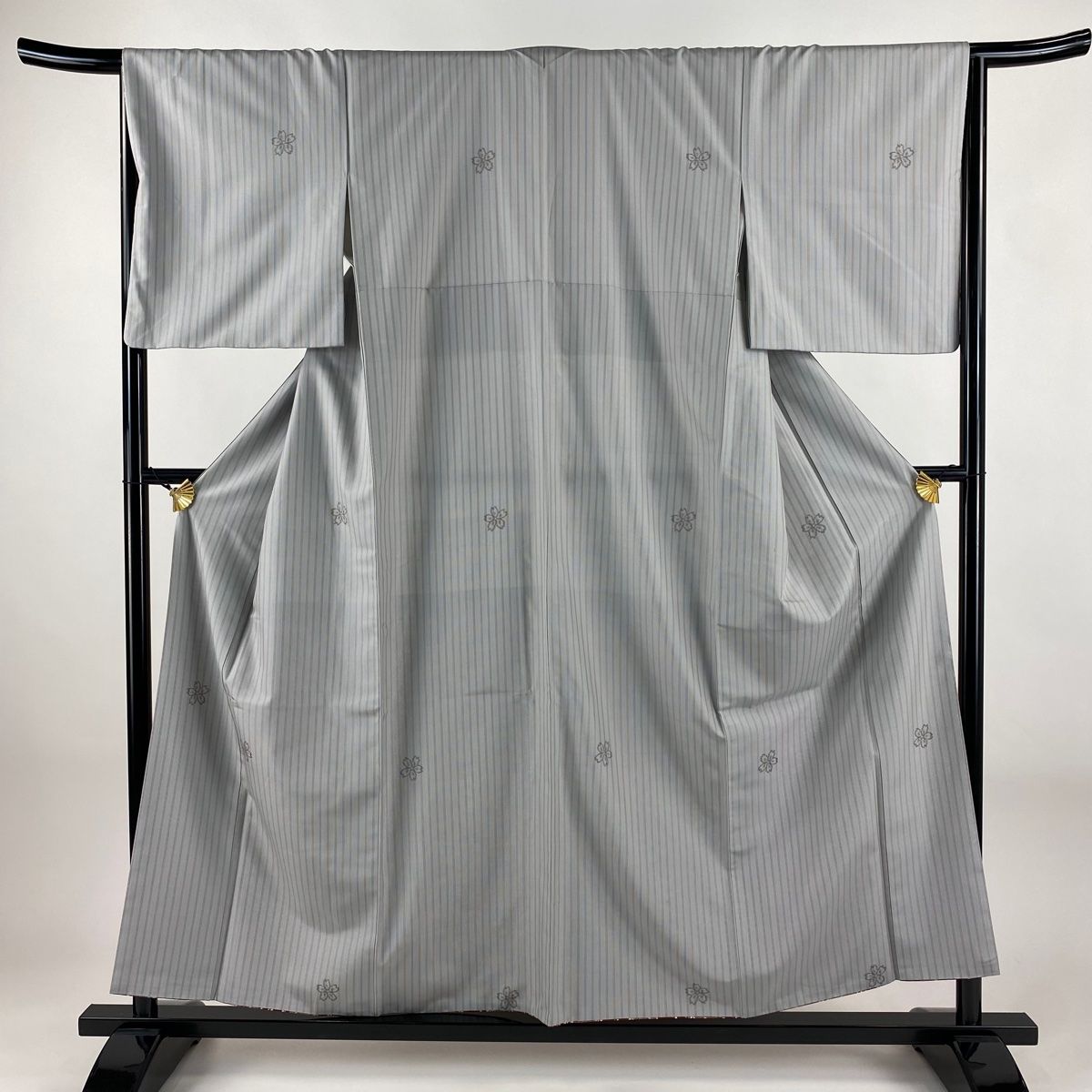 小紋 身丈156.5 cm 裄丈64 M 袷 桜 縦縞 灰色 正絹 秀品