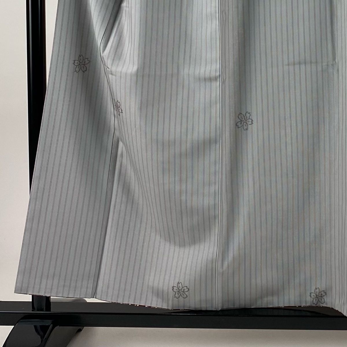 小紋 身丈156 5 cm 裄丈64 M 袷 桜 縦縞 灰色 正絹 秀品