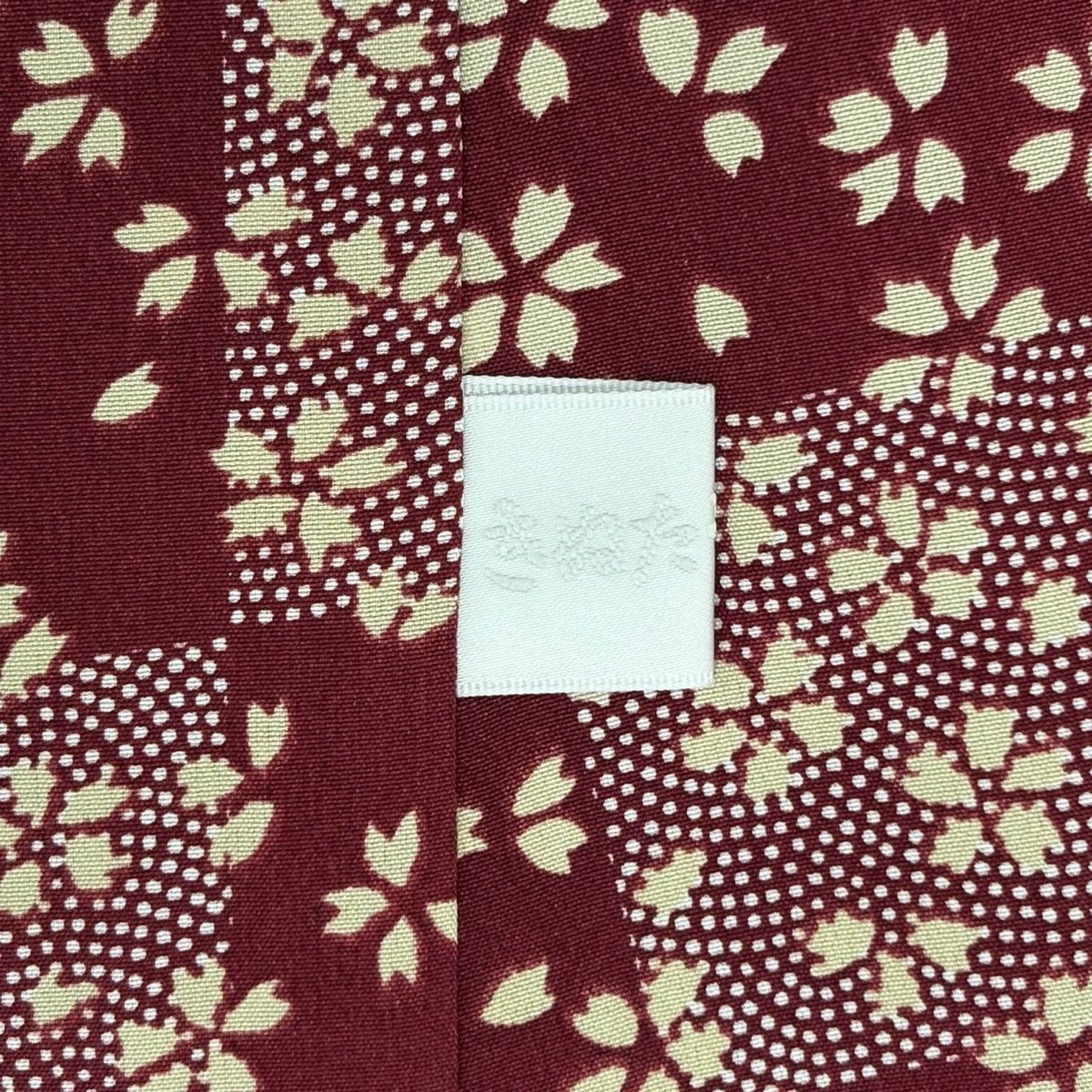  小紋 身丈156 5 cm 裄丈64 M 袷 桜 縦縞 灰色 正絹 秀品 小紋 着物