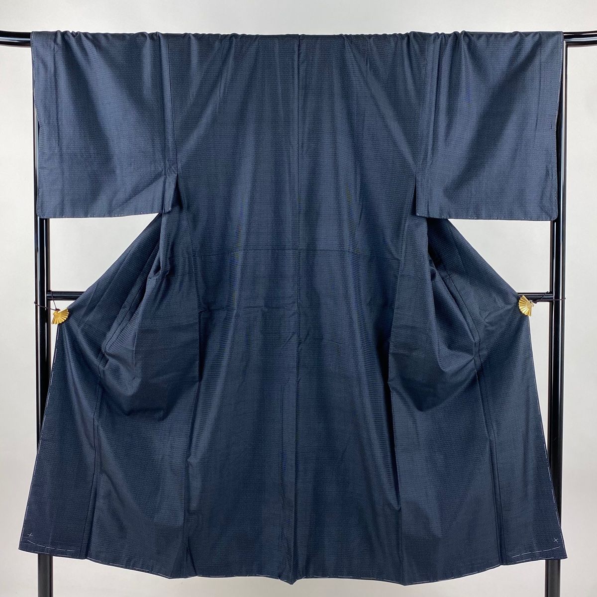 男着物 身丈144 cm 裄丈69.5 M 袷 紬地 アンサンブル 亀甲絣 紺色 正絹 秀品