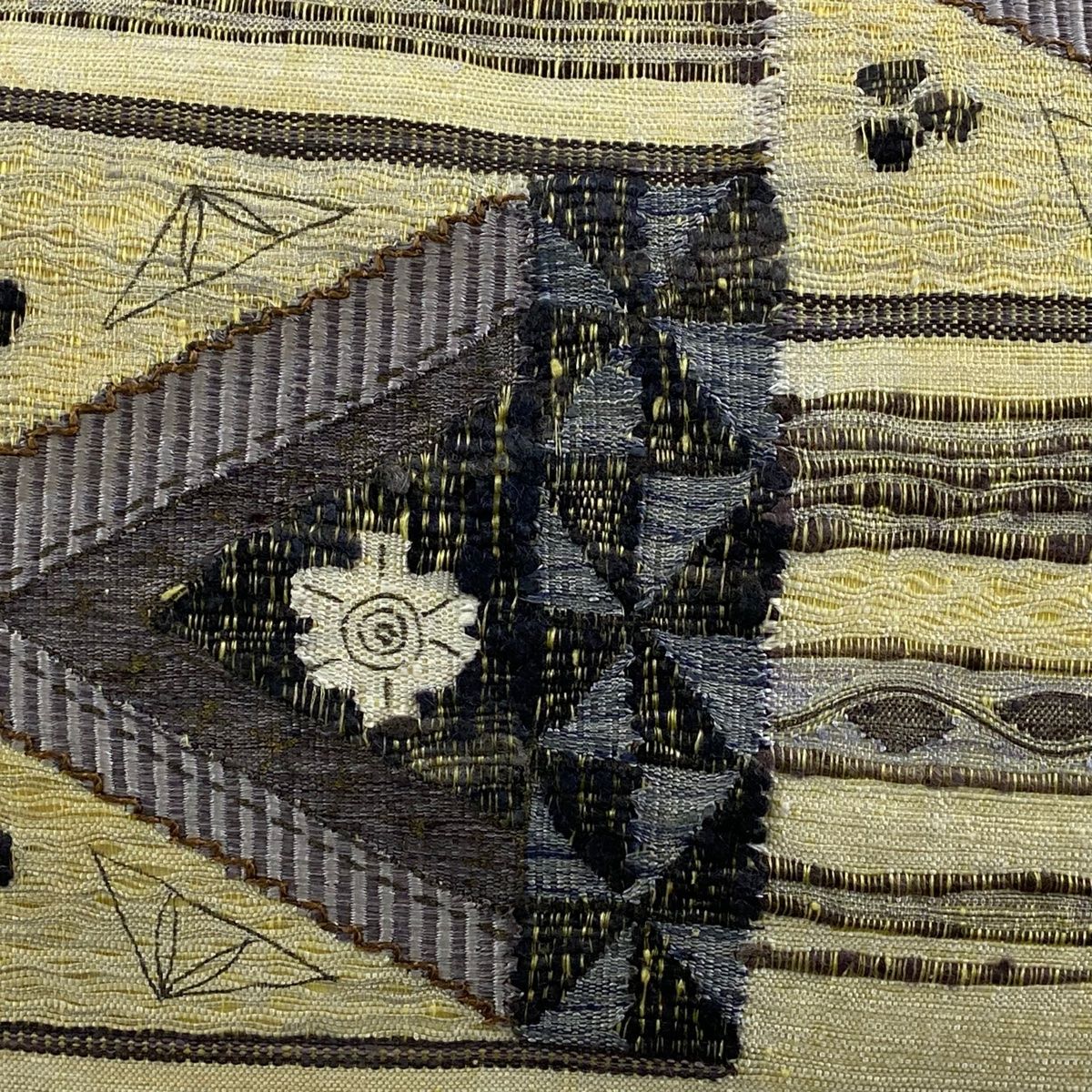 美品】 袋帯 秀品 八寸名古屋帯 縞 幾何学模様 金彩 薄黄 お太鼓柄