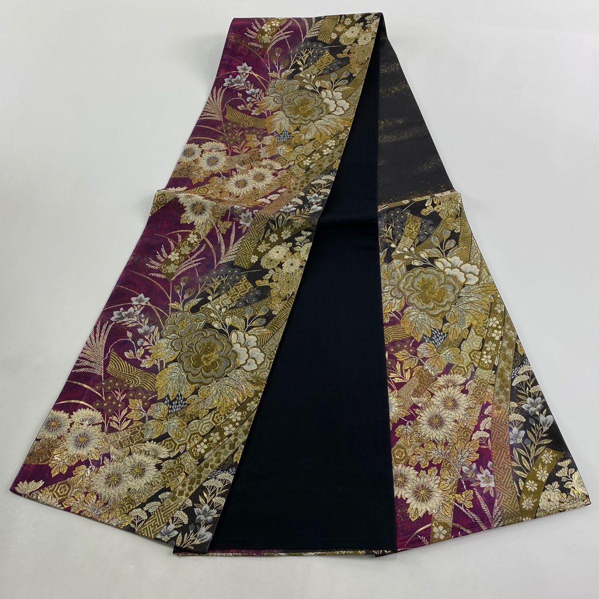 袋帯 秀品 振袖向き 草花 菱 金糸 箔 赤 六通 正絹 中古 美品 袋帯 秀 