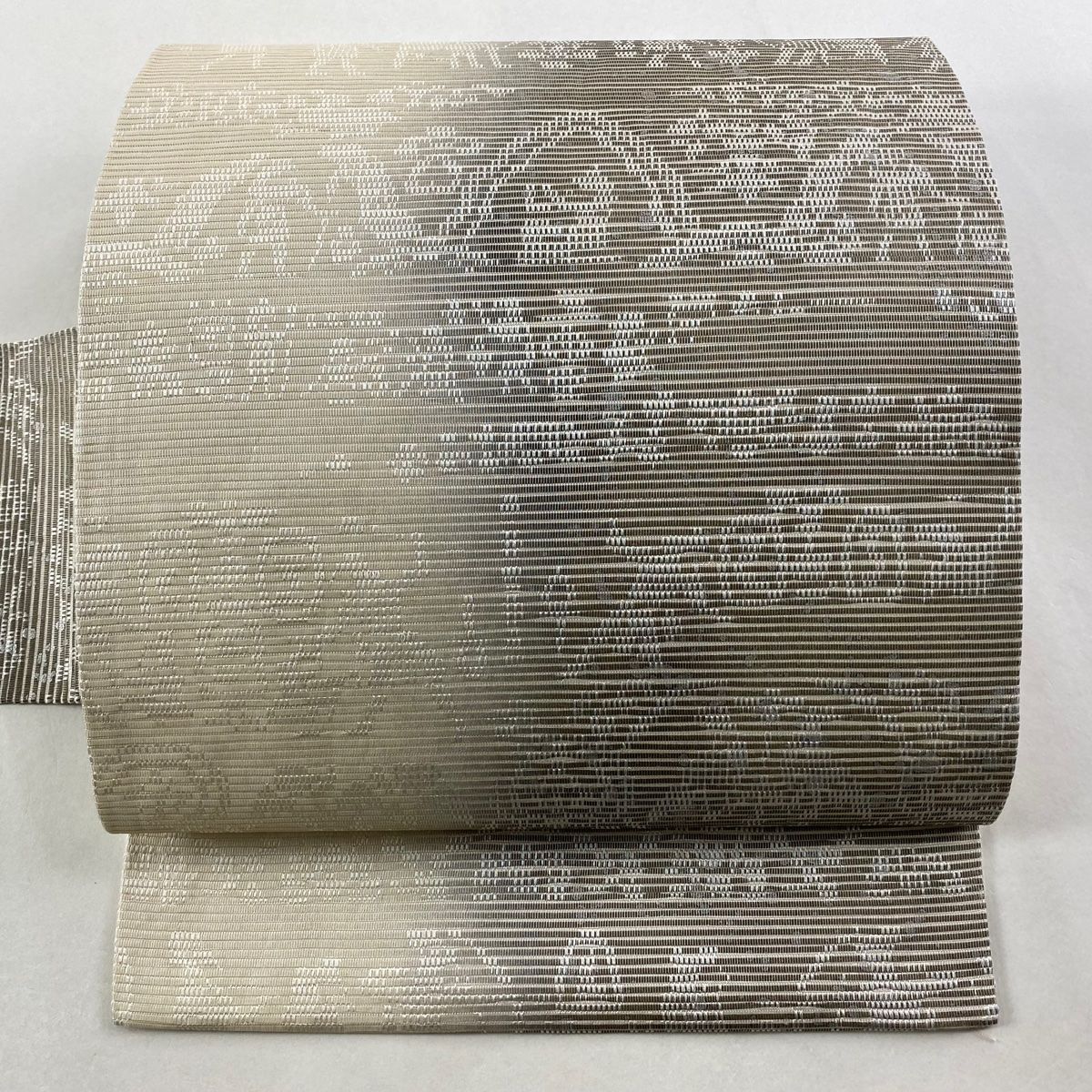 名古屋帯 秀品 縞 鳥 銀彩 クリーム 正絹