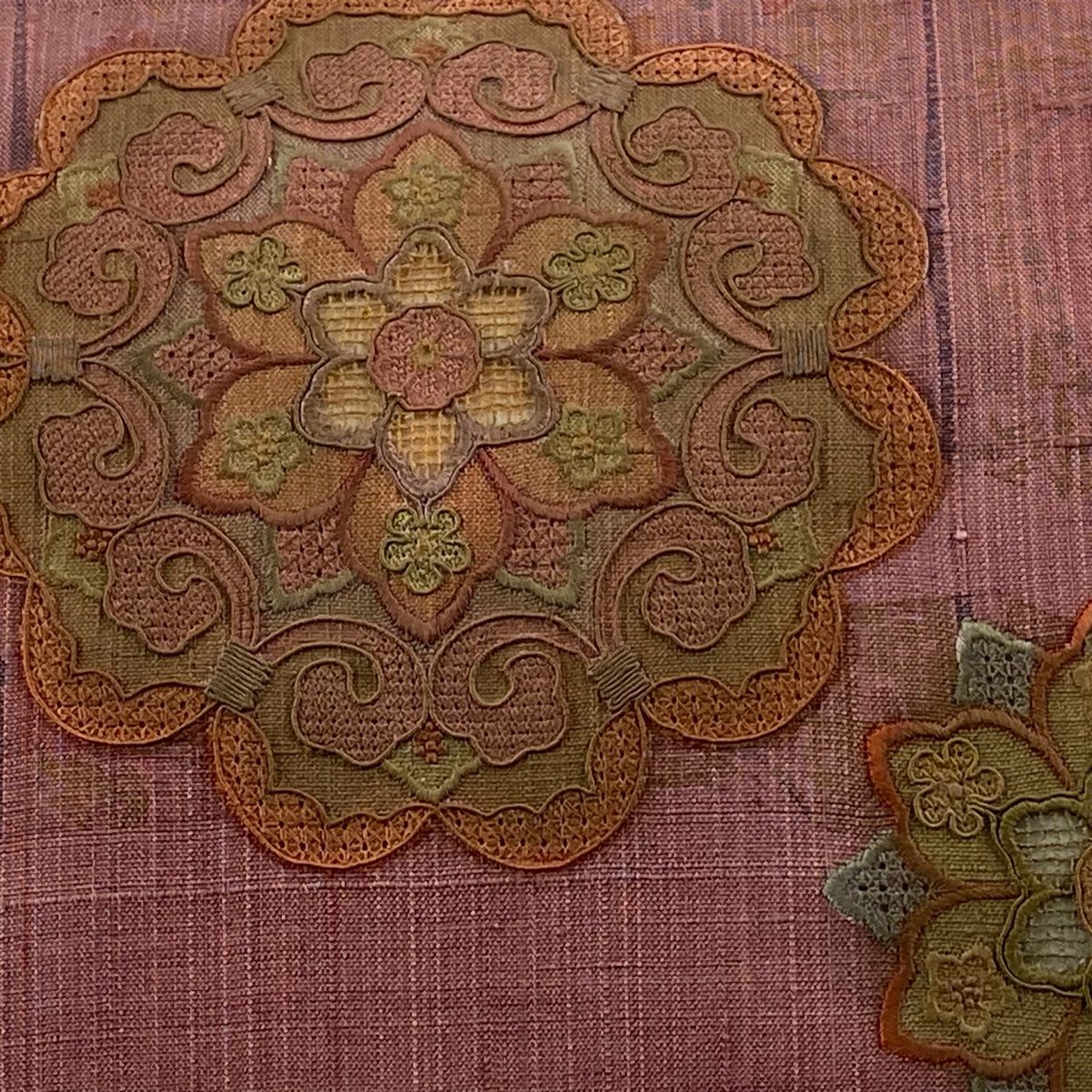 名古屋帯 秀品 紬地 華文 刺繍 紫 正絹