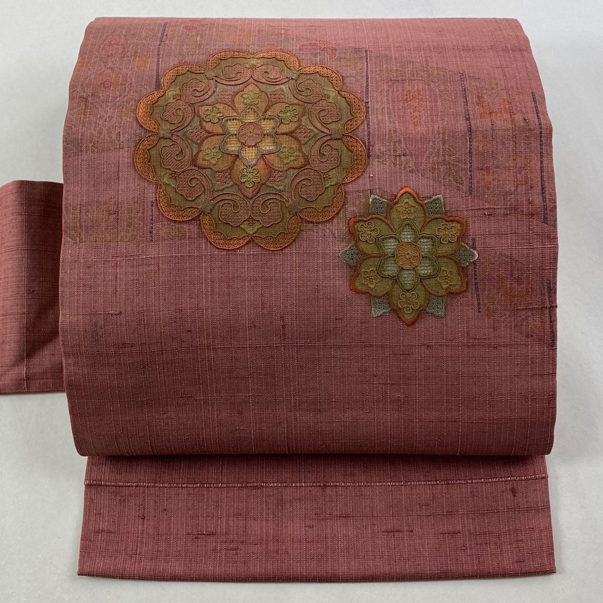 名古屋帯 秀品 紬地 華文 刺繍 紫 正絹