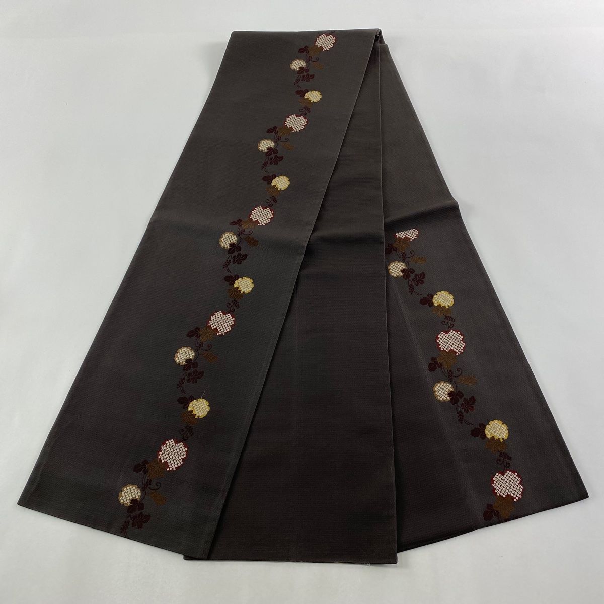 袋帯 秀品 雪輪 葡萄唐草 焦茶色 六通 正絹 【中古】 - メルカリ