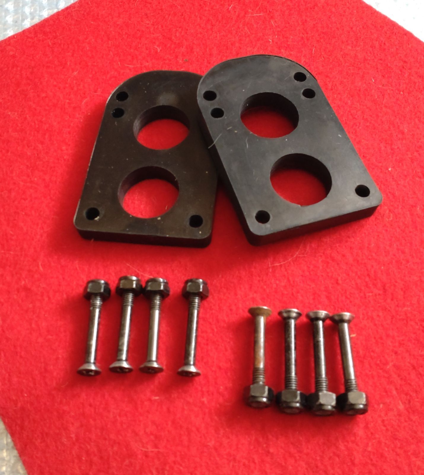 トラック前後搭載