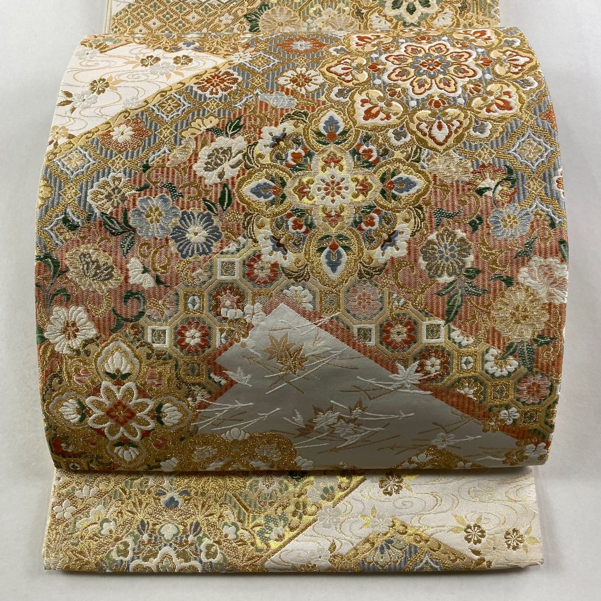 袋帯 秀品 華文 花唐草 金糸 箔 クリーム 六通 正絹
