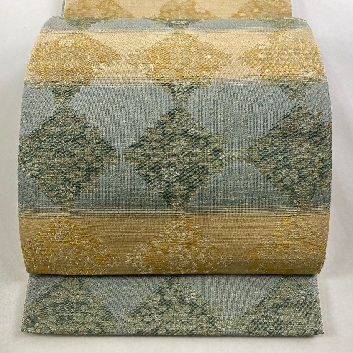 袋帯 秀品 段縞 桜 金糸 薄緑 六通 正絹