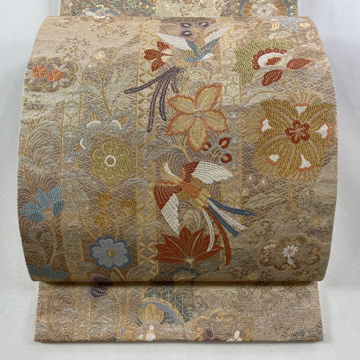 袋帯 秀品 尾長鳥 草花 箔 唐織 金色 六通 正絹