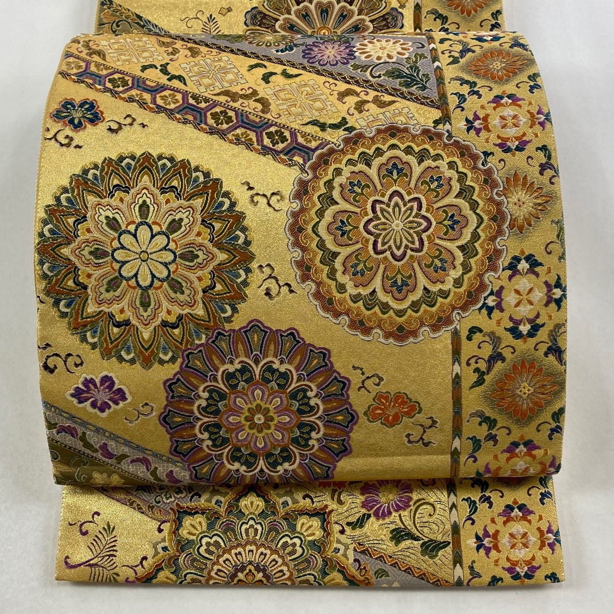 袋帯 秀品 華文 花唐草 箔 金色 六通 正絹