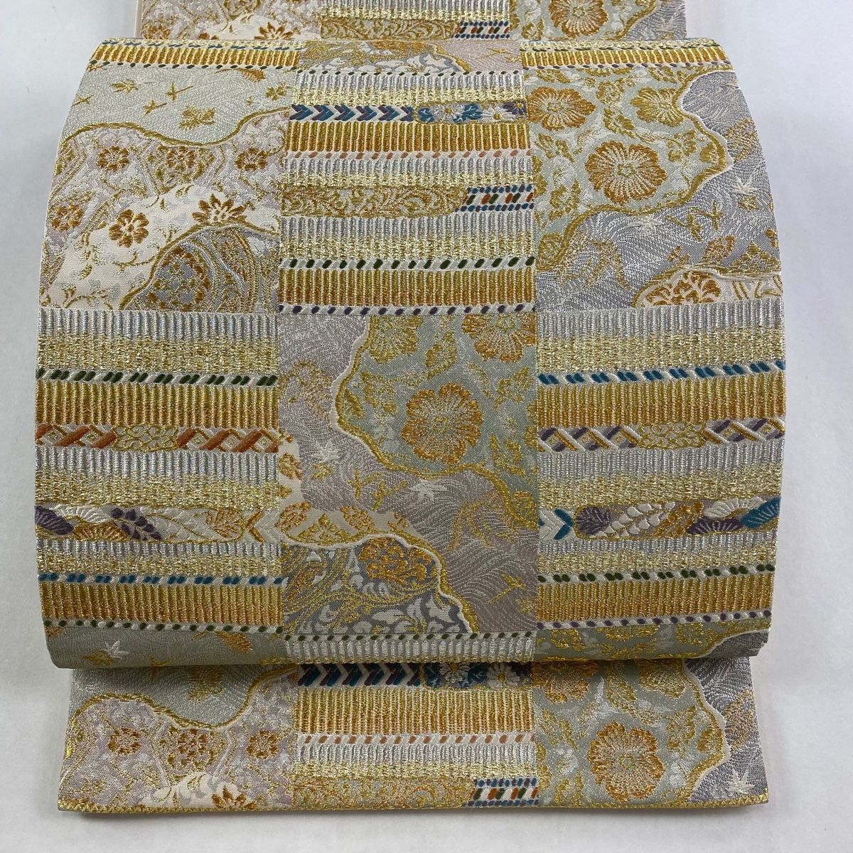 袋帯 秀品 市松道長鎧文 金銀糸 箔 灰白 六通 正絹