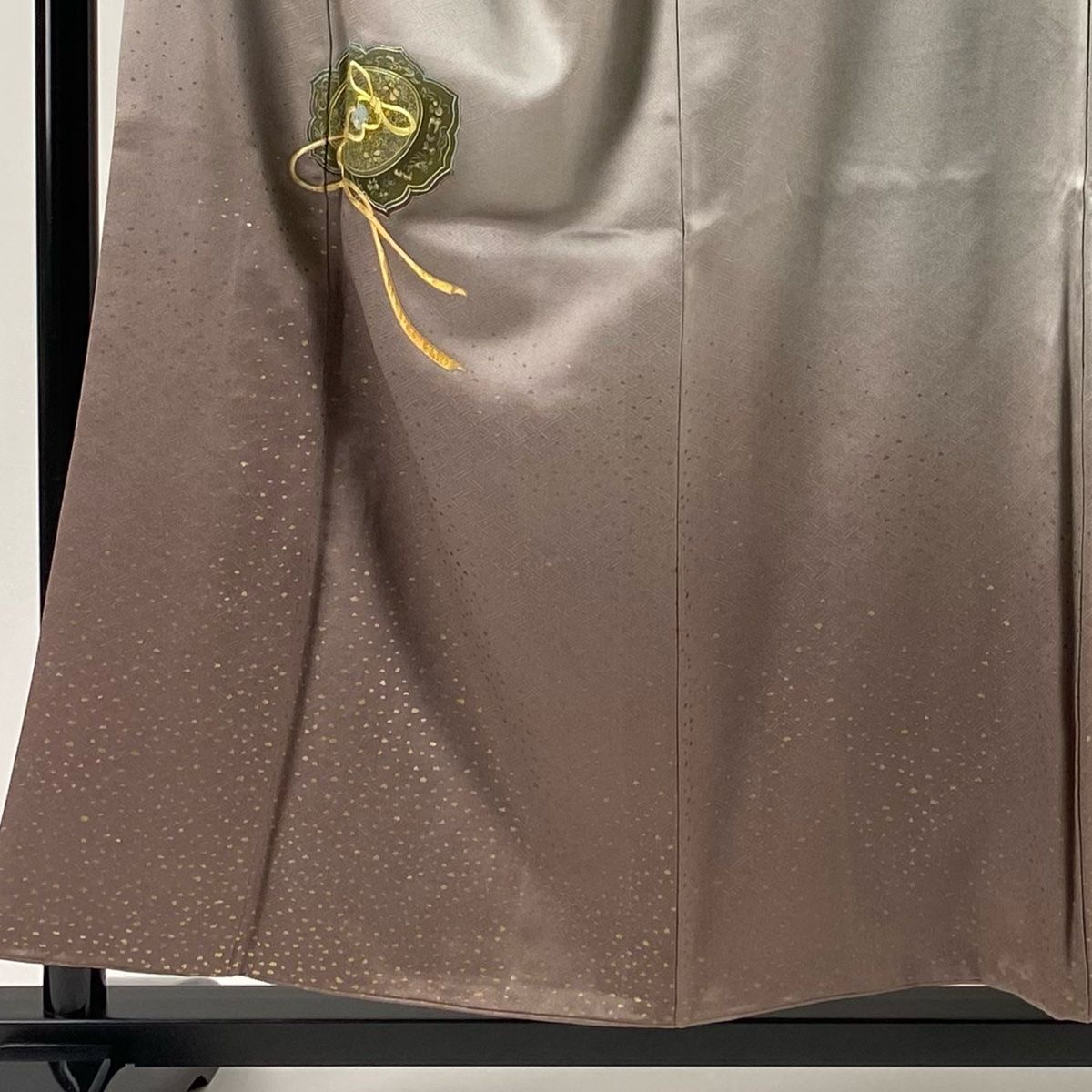 付下げ 身丈156 cm 裄丈64.5 M 袷 人間国宝 福田喜重 落款 鏡裏文 刺繍 金彩 灰紫 正絹 一つ紋