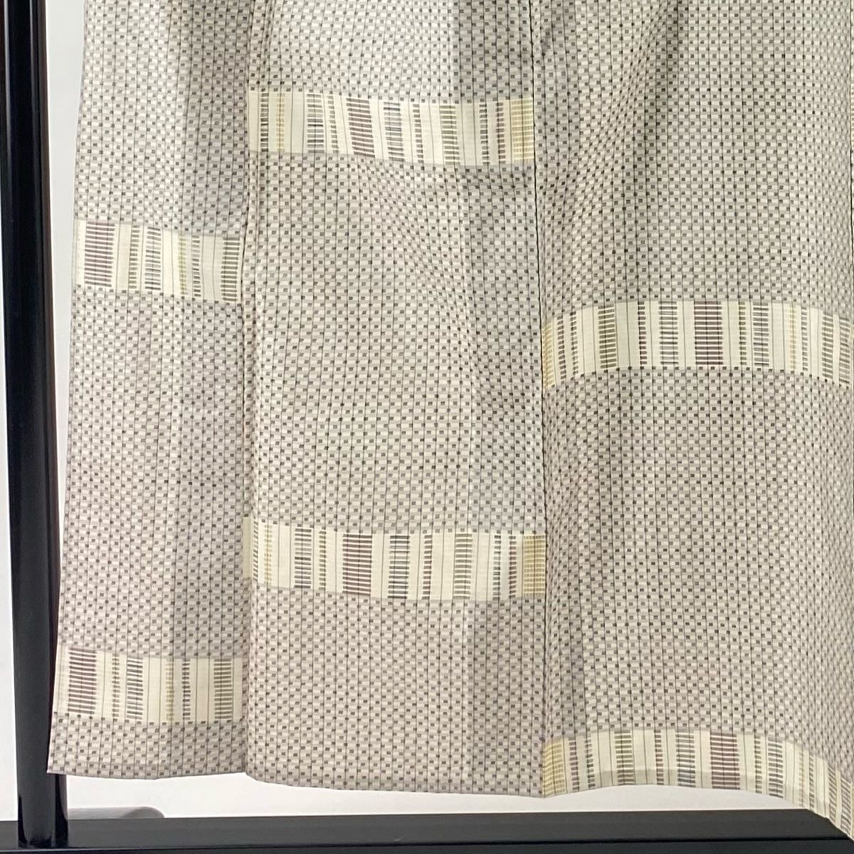 大島紬 身丈156 cm 裄丈64 M 単衣 落款 証紙 縞 幾何学 ベージュ 正絹