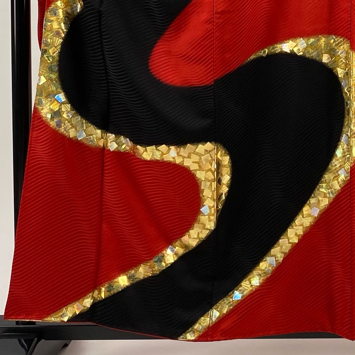 振袖 身丈160 cm 裄丈65 M 袷 堀省平 落款 流水 地紋 金銀彩 赤 正絹