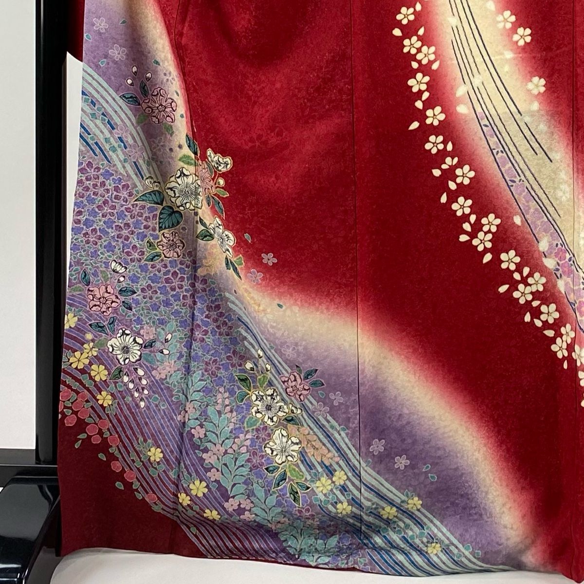 振袖 身丈169 cm 裄丈68 L 袷 草花 波 金通し ぼかし 赤 正絹