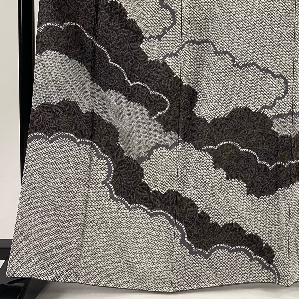 訪問着 身丈166 cm 裄丈68 L 袷 雲文 草花 総絞り 金彩 灰色 正絹