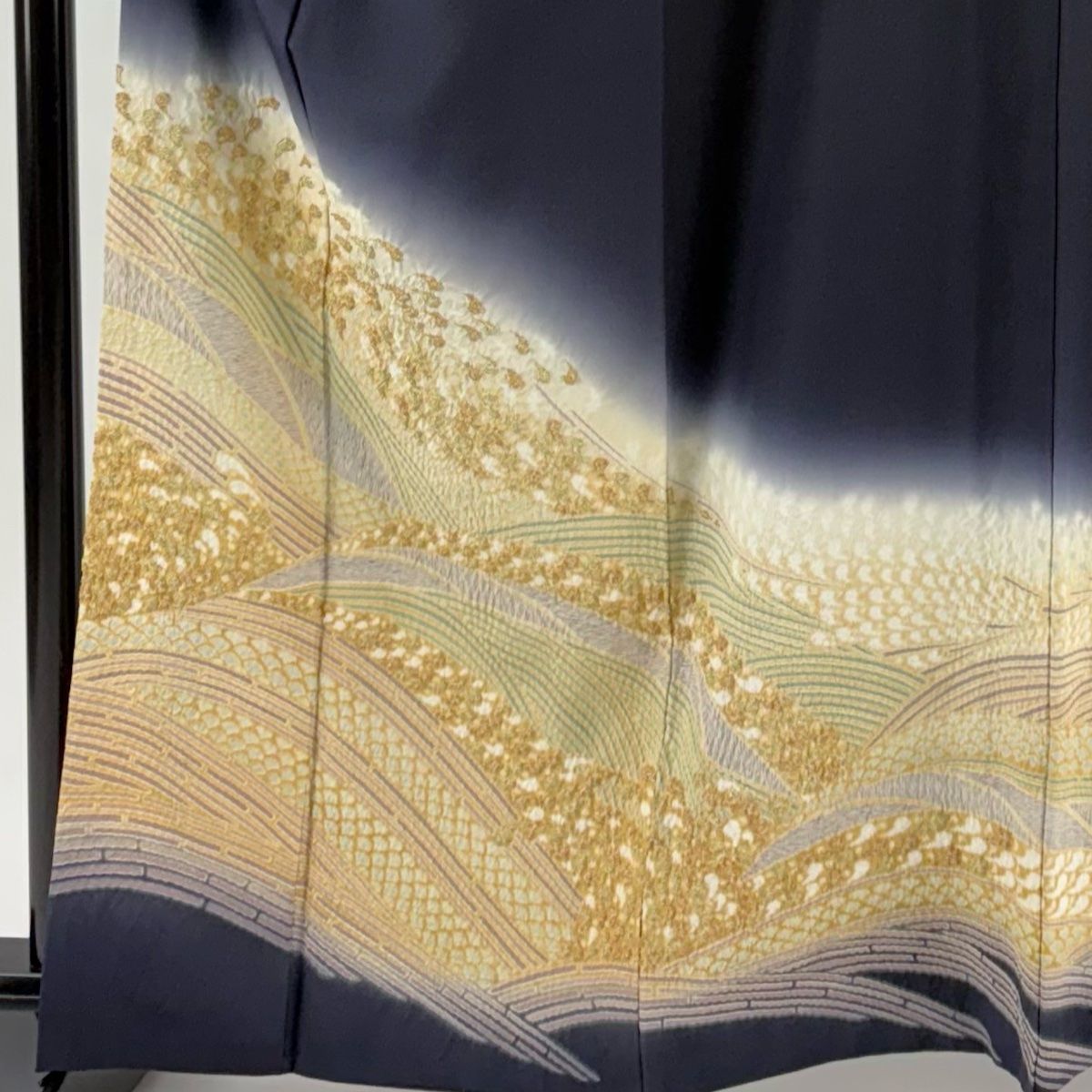 色無地 身丈163 cm 裄丈67 M 袷 東雲絞り 波 水飛沫 絞り 刺繍 墨色 正絹 一つ紋