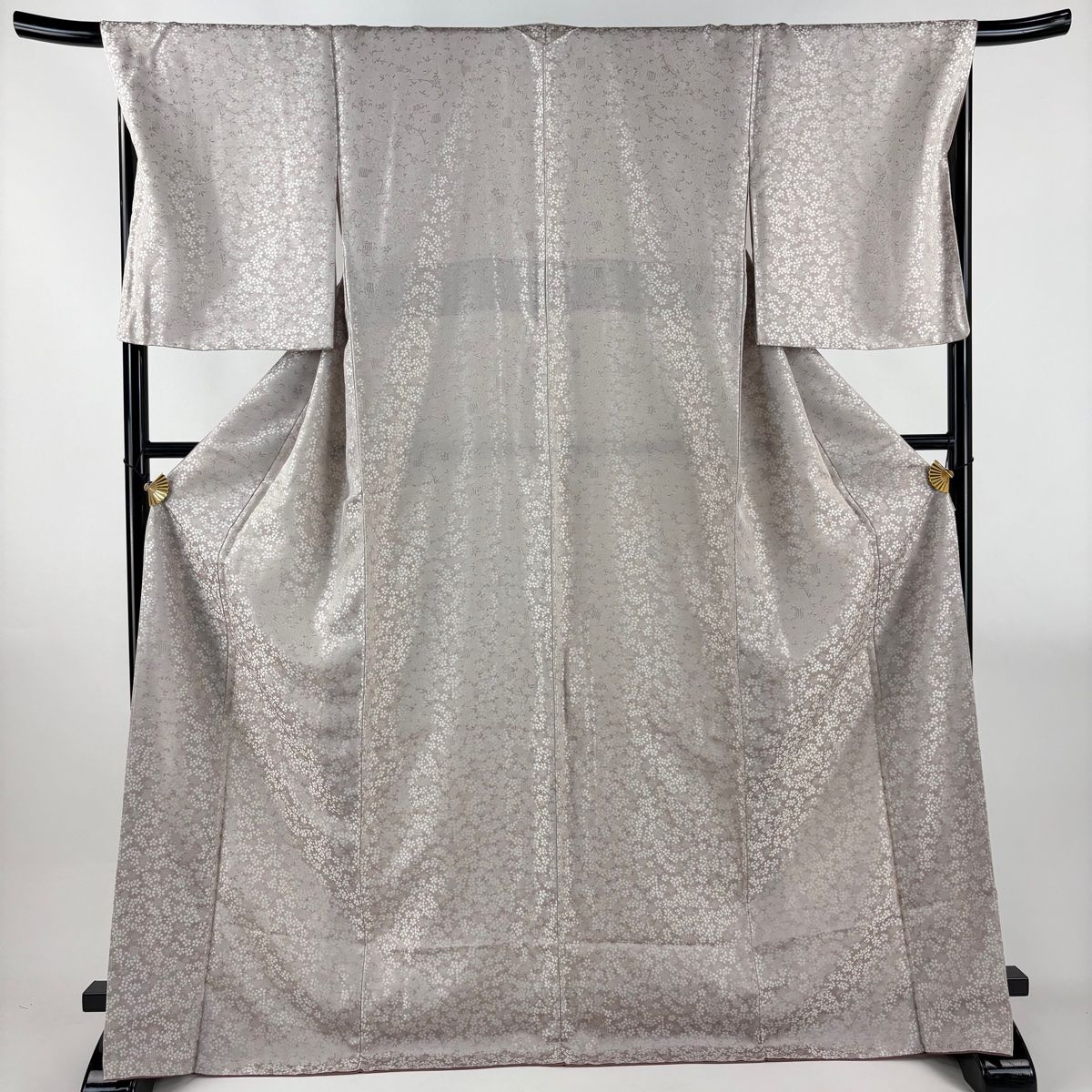 お召 身丈171.5 cm 裄丈69.5 L 袷 やまと 桜 源氏香 ピンクベージュ 正絹